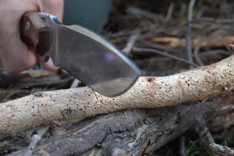 coltello tok per chopping e bushcraft